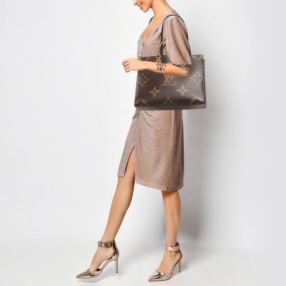 LOUIS VUITTON Reverse Monogram Giant Canvas Onthego MM Bag - Picture 2 of 8